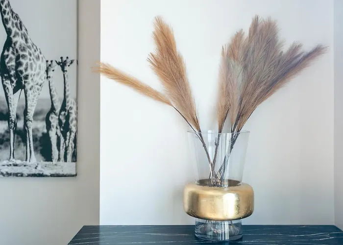 Le Beau Marcy - Contemporary City Centre Flat